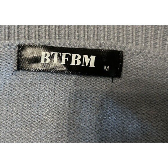 BTFBM Womens Sz M  Sweater Grayish Blue Ruffle Trim Buttons Knit Pullover - Picture 5 of 6